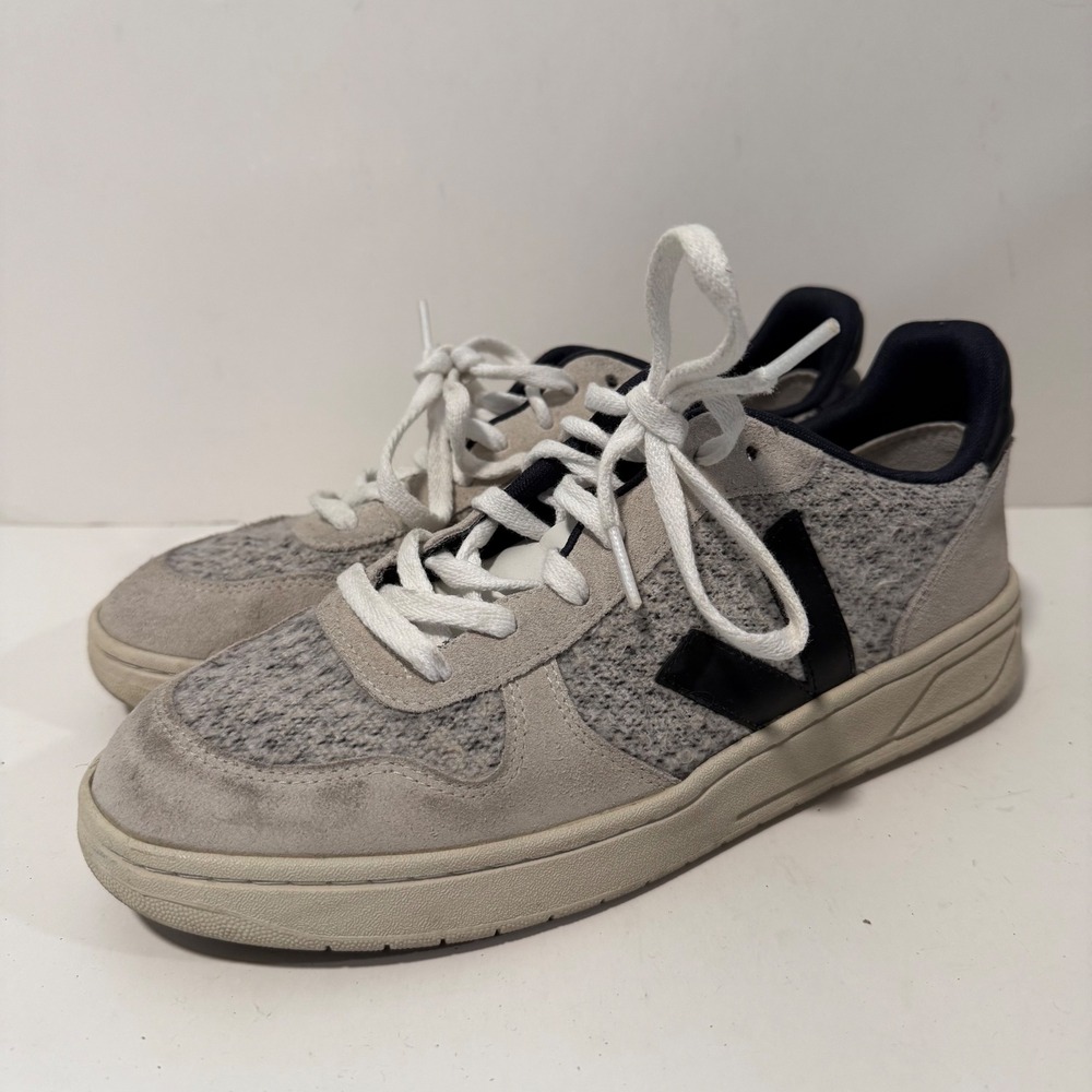 Veja Mens V-10 Flannel Snow Black Sneakers 8 Grey Good Suede Low Too